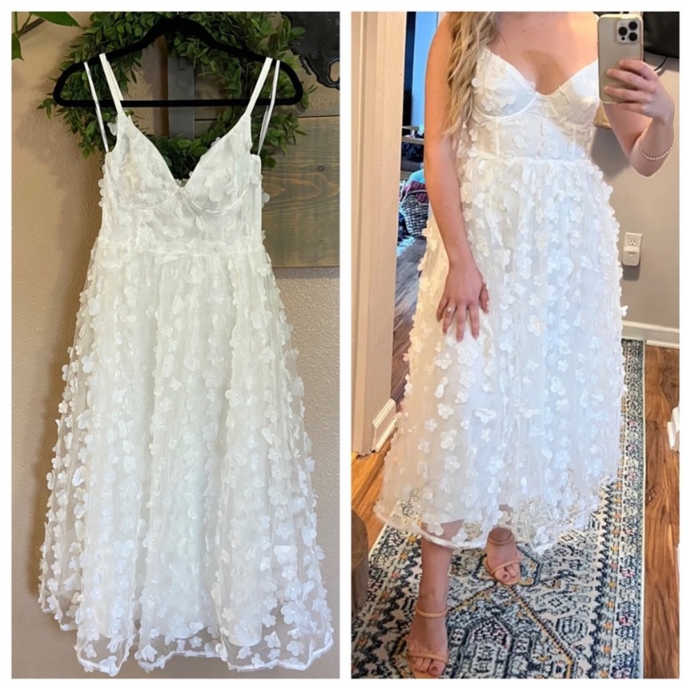 NWOT Lulus Whimsical Wishes White 3D Floral Bustier Midi Dress